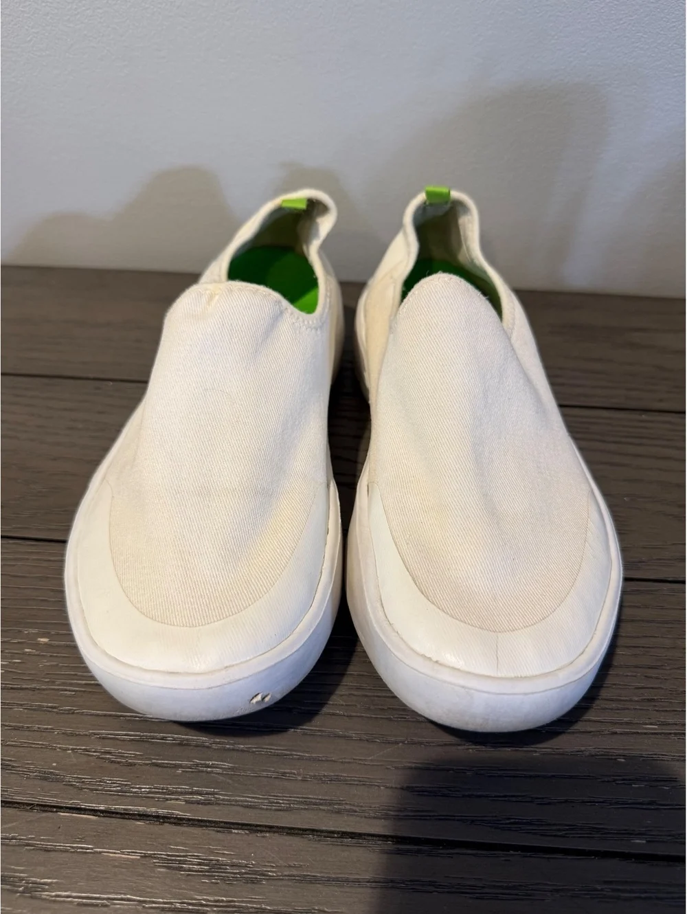 OOFOS white slip